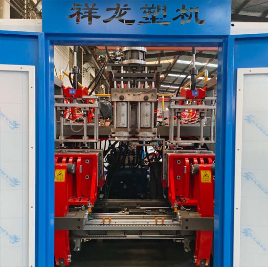 全自动2+2型伺服吹塑机